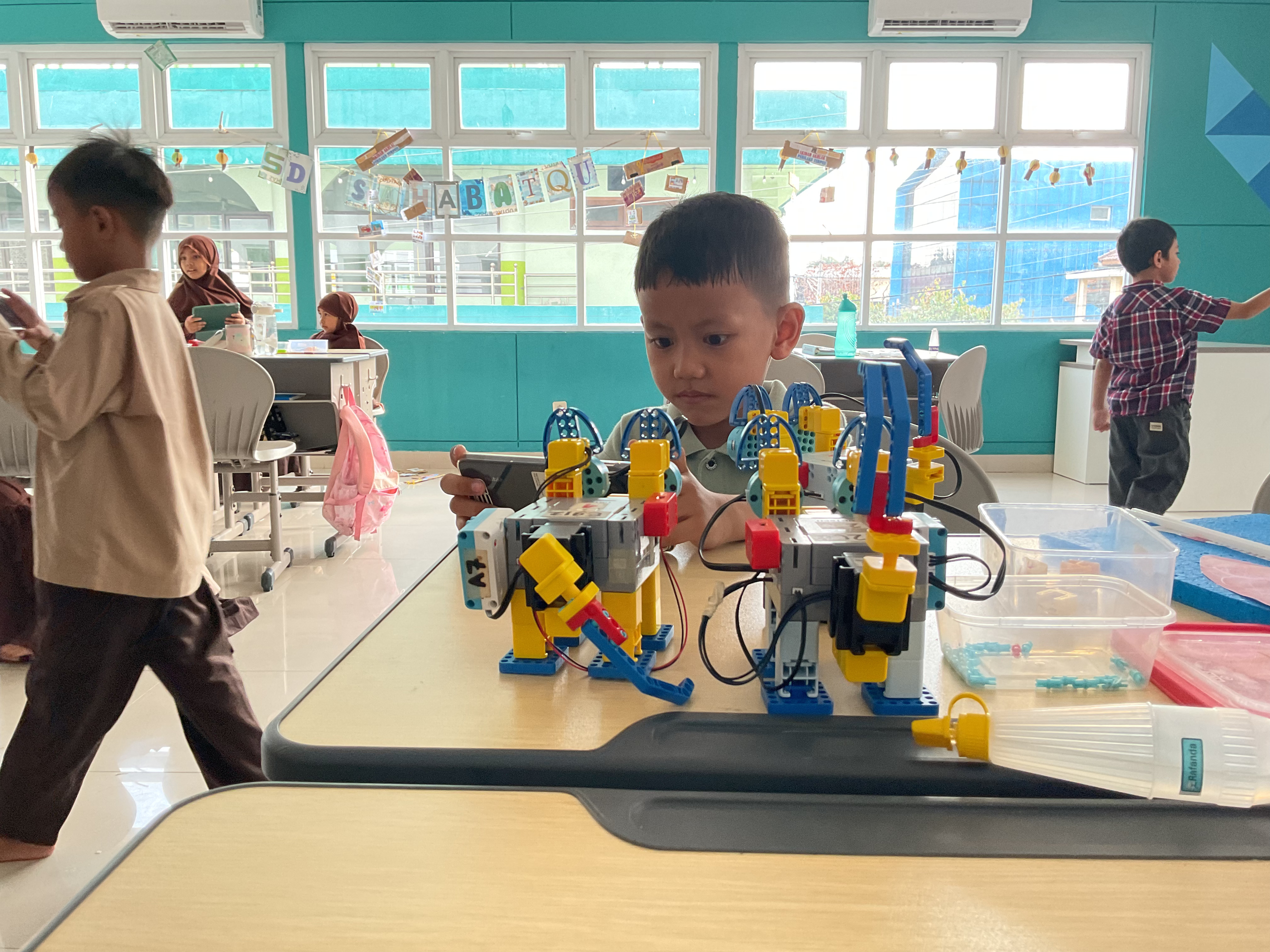 Cara Mengajar Robotik untuk Anak SD yang Menyenangkan