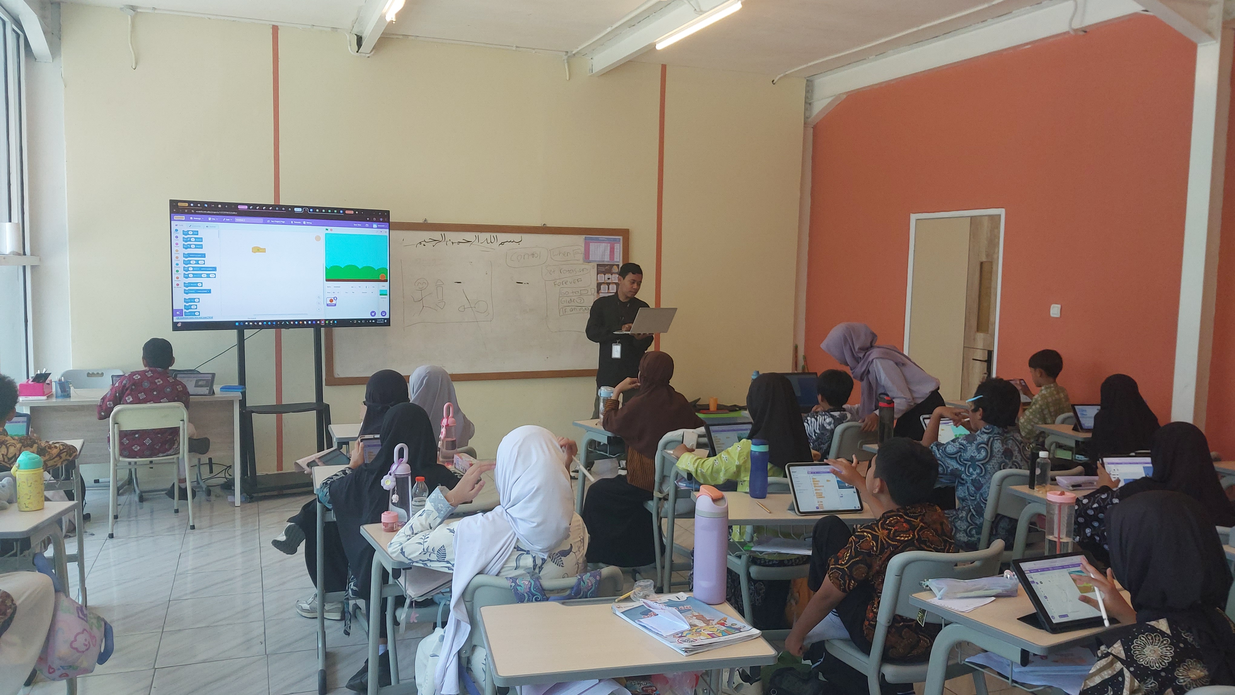 Apakah Belajar Coding Masih Relevan di Era AI?