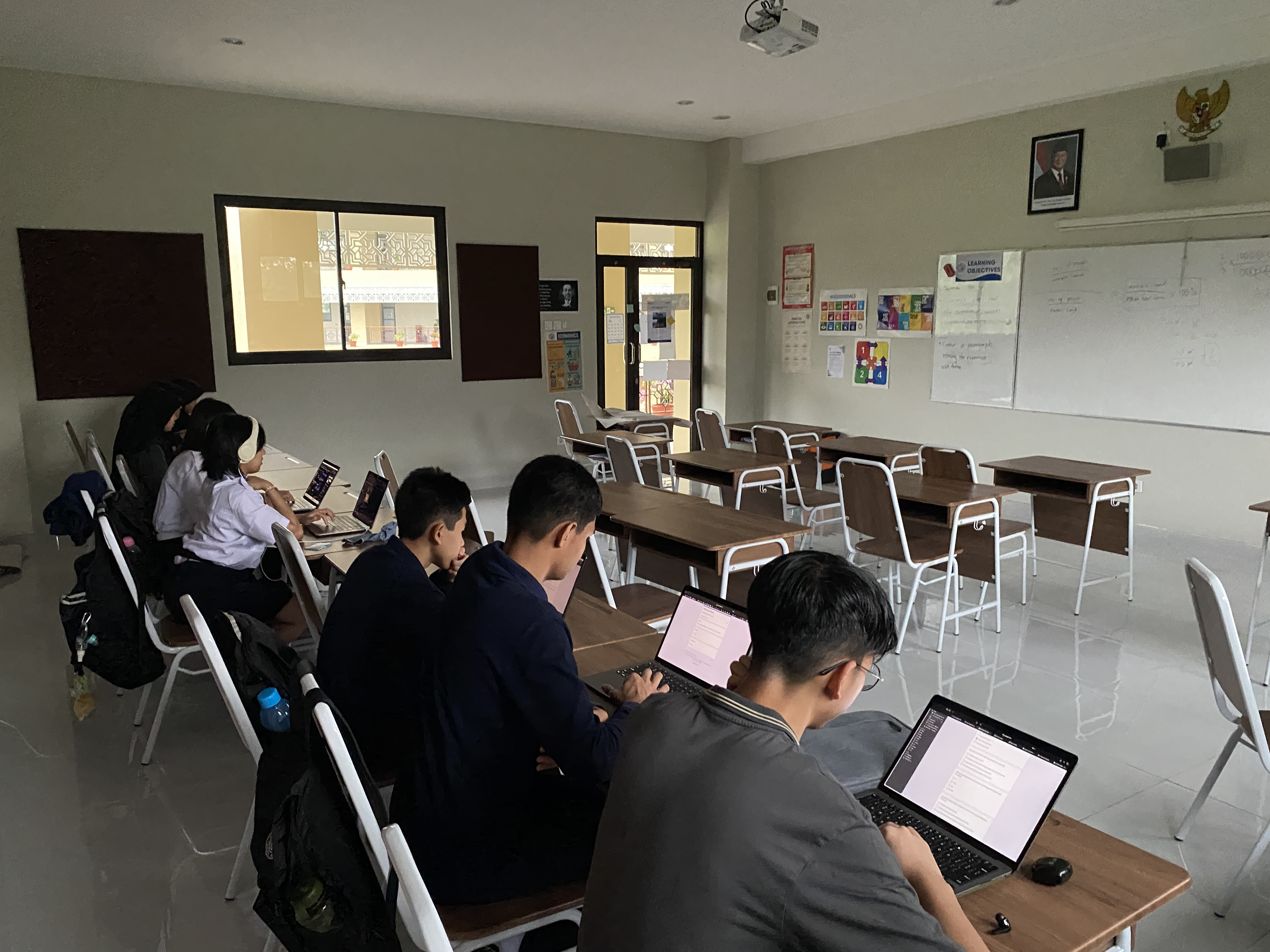 Kenapa Anak-anak perlu belajar coding sejak dini?